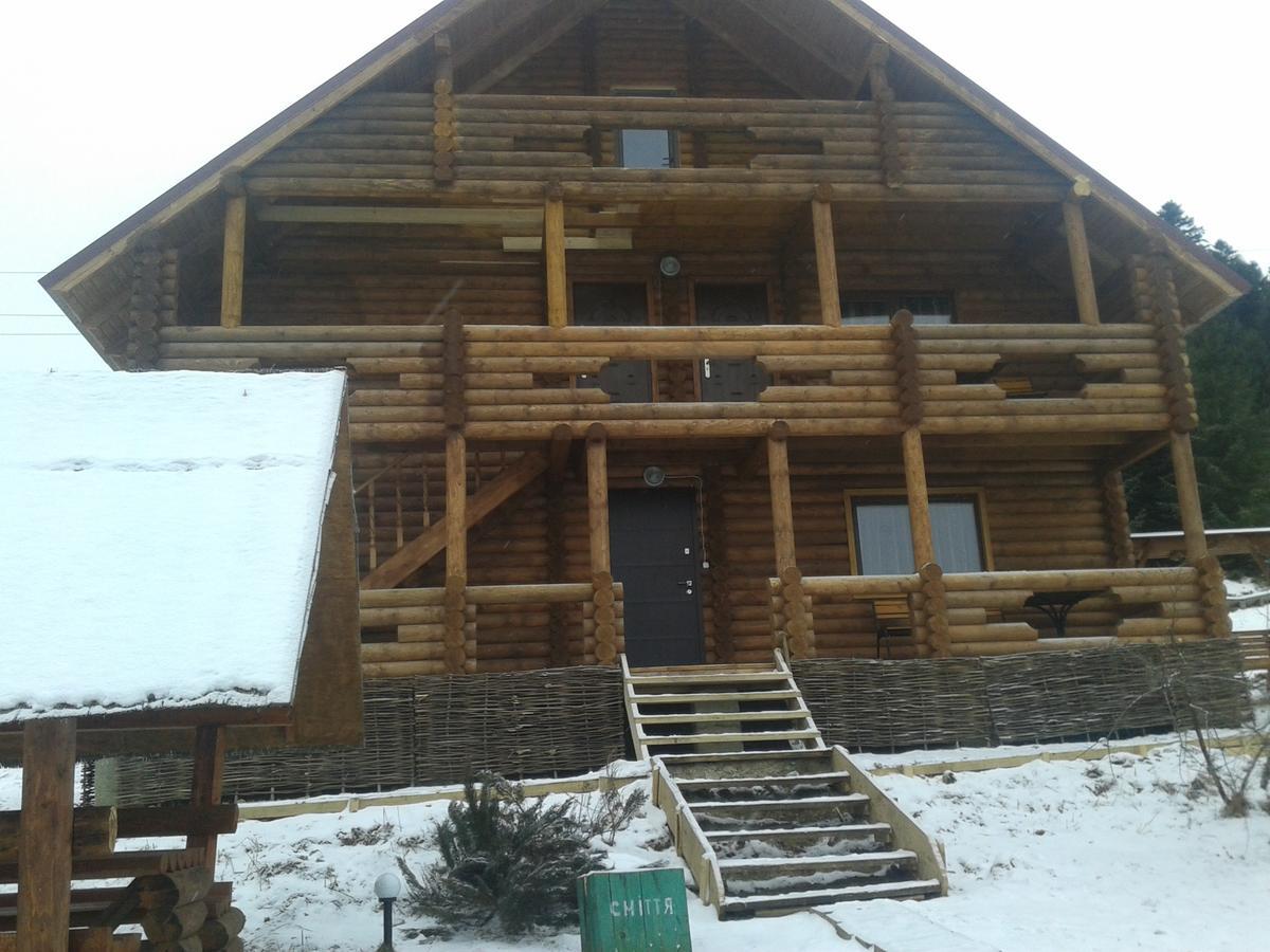 Boykivskiy Dvir Hotel Yasenitsa Zamkova Exterior photo